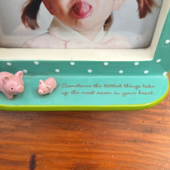 Grasslands Road Baby & Kids 4 X 6 Picture Frame with Pig Figurines ceramic - Picture 2 of 3